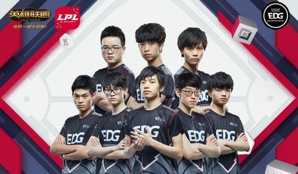 成长并脱颖 成长并脱颖