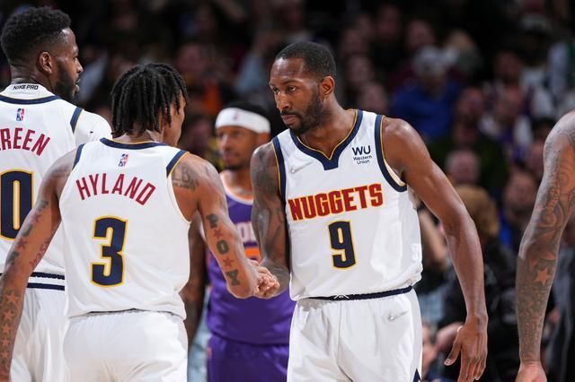 在局部最优 在局部最优